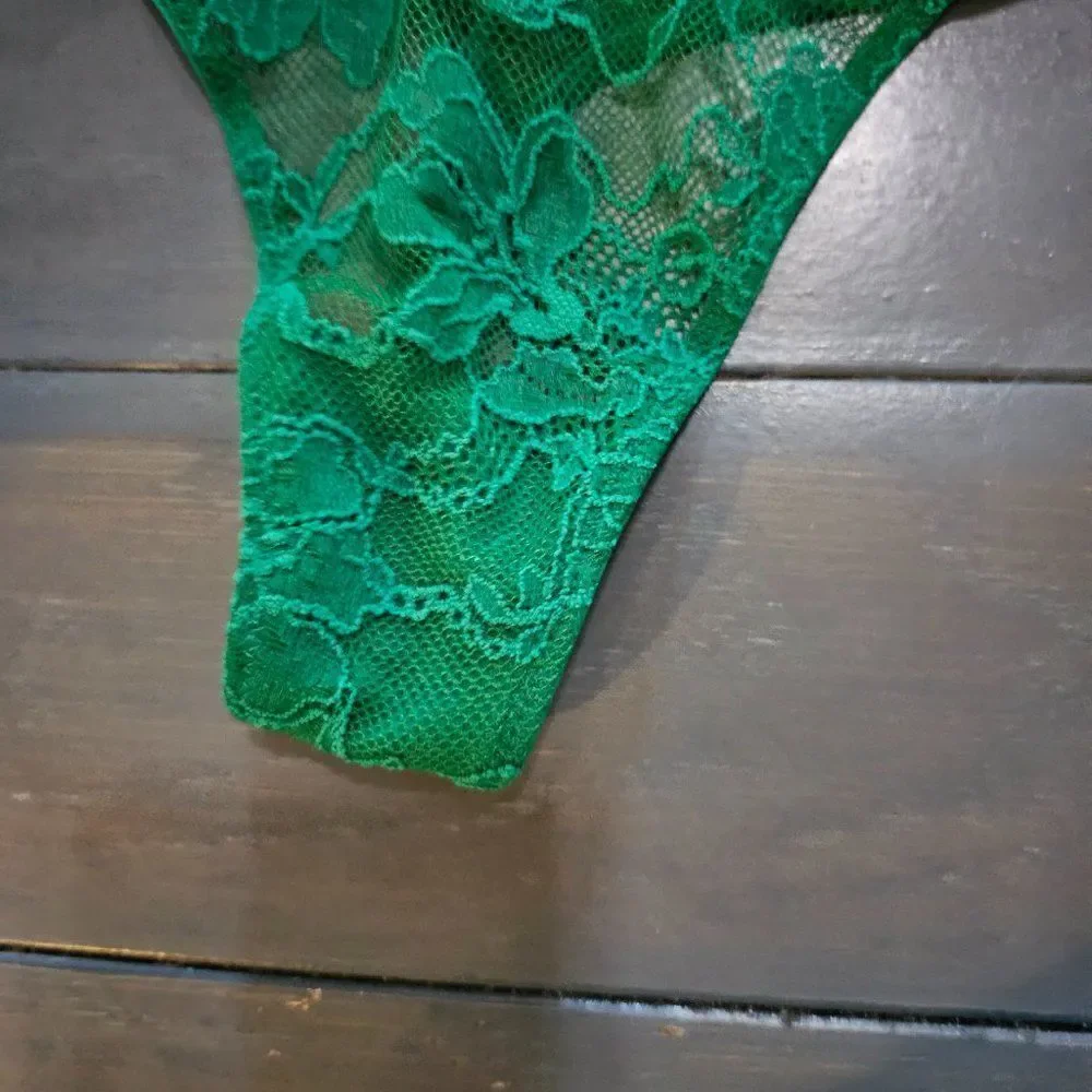 Victoria's Secret Women's Verdant Green Shine Strap Cutout Back Panty Size Xs